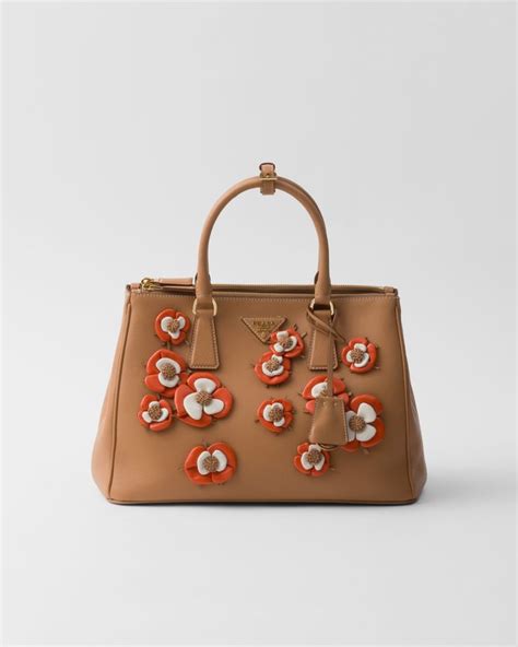 borsa prada con applicazioni in bronzo|Prada Livermore.